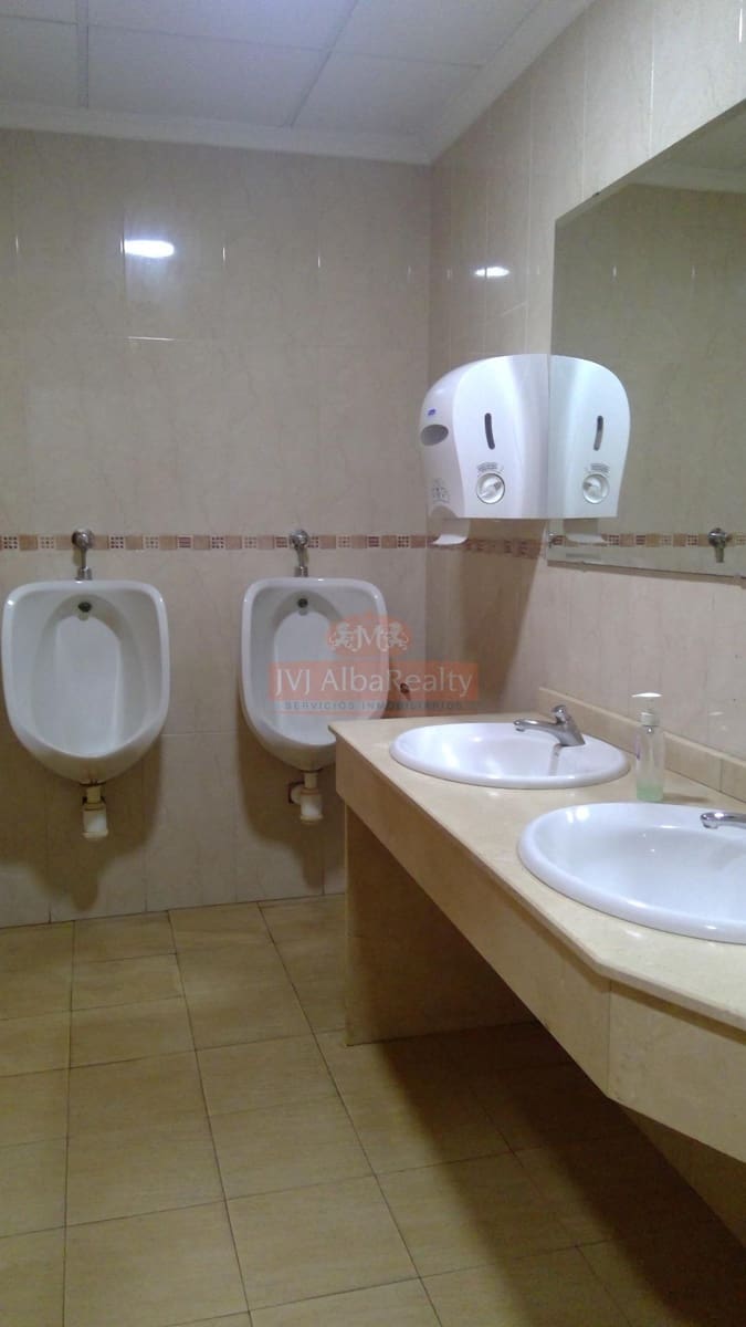 Erhverv til salg i Robledo med garage - € 1.550.000 (Ref: 9723720)