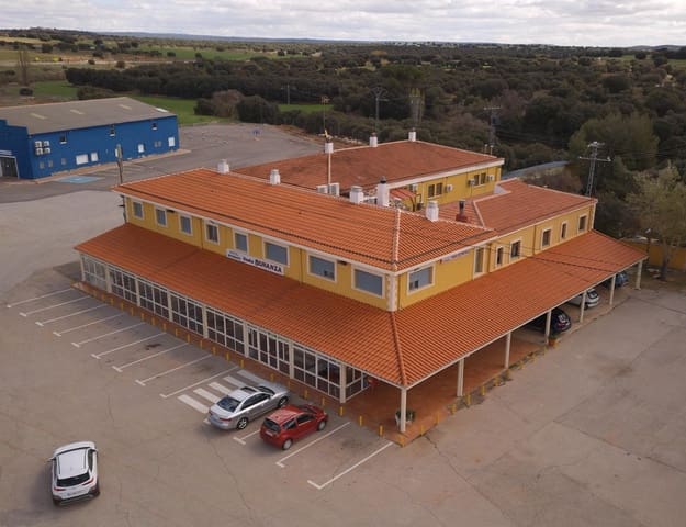 Erhverv til salg i Robledo med garage - € 1.550.000 (Ref: 9723720)