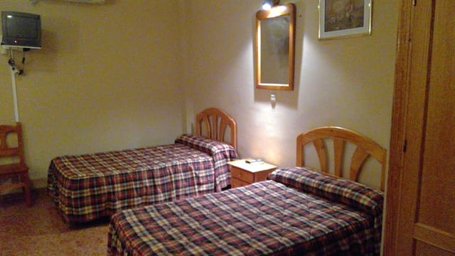 Erhverv til salg i Robledo med garage - € 1.550.000 (Ref: 9723720)