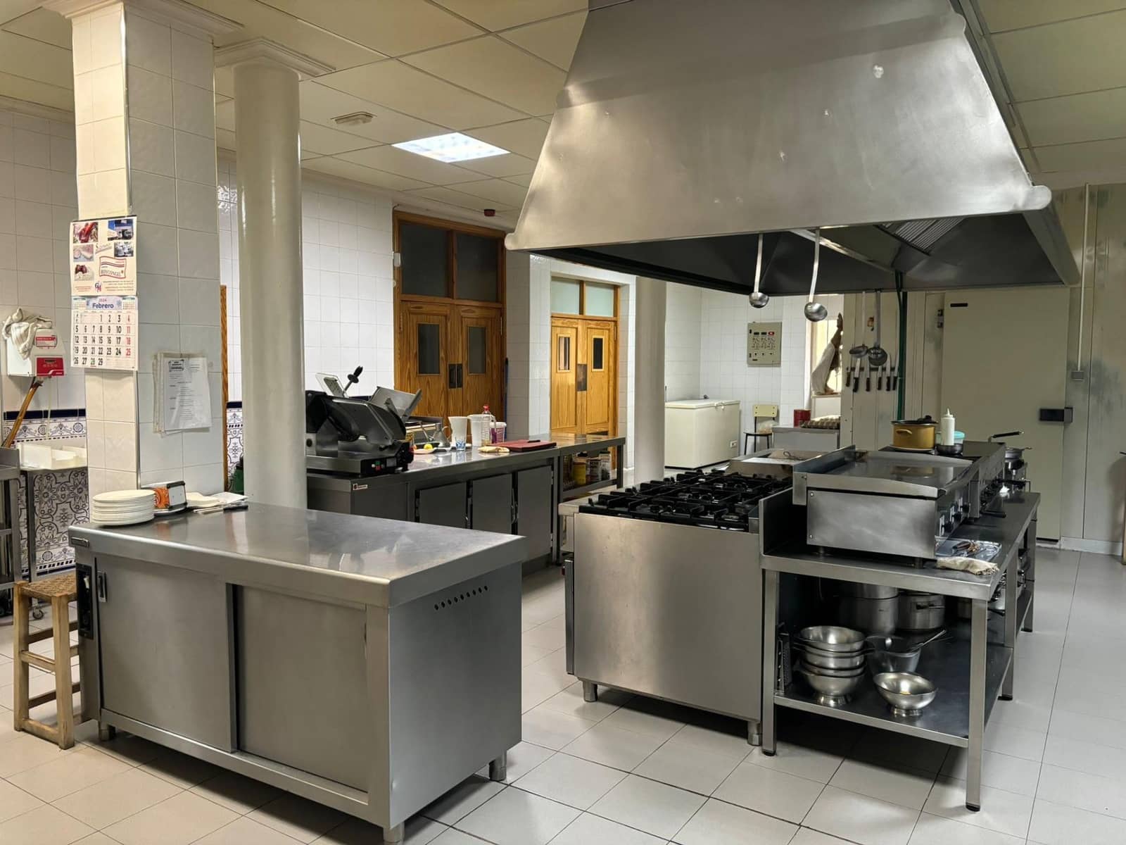 Erhverv til salg i Robledo med garage - € 1.550.000 (Ref: 9723720)