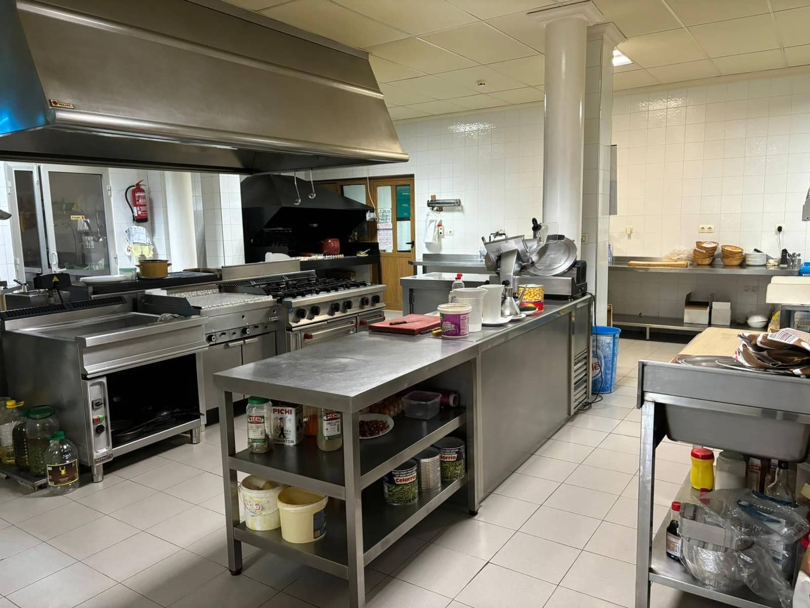 Erhverv til salg i Robledo med garage - € 1.550.000 (Ref: 9723720)