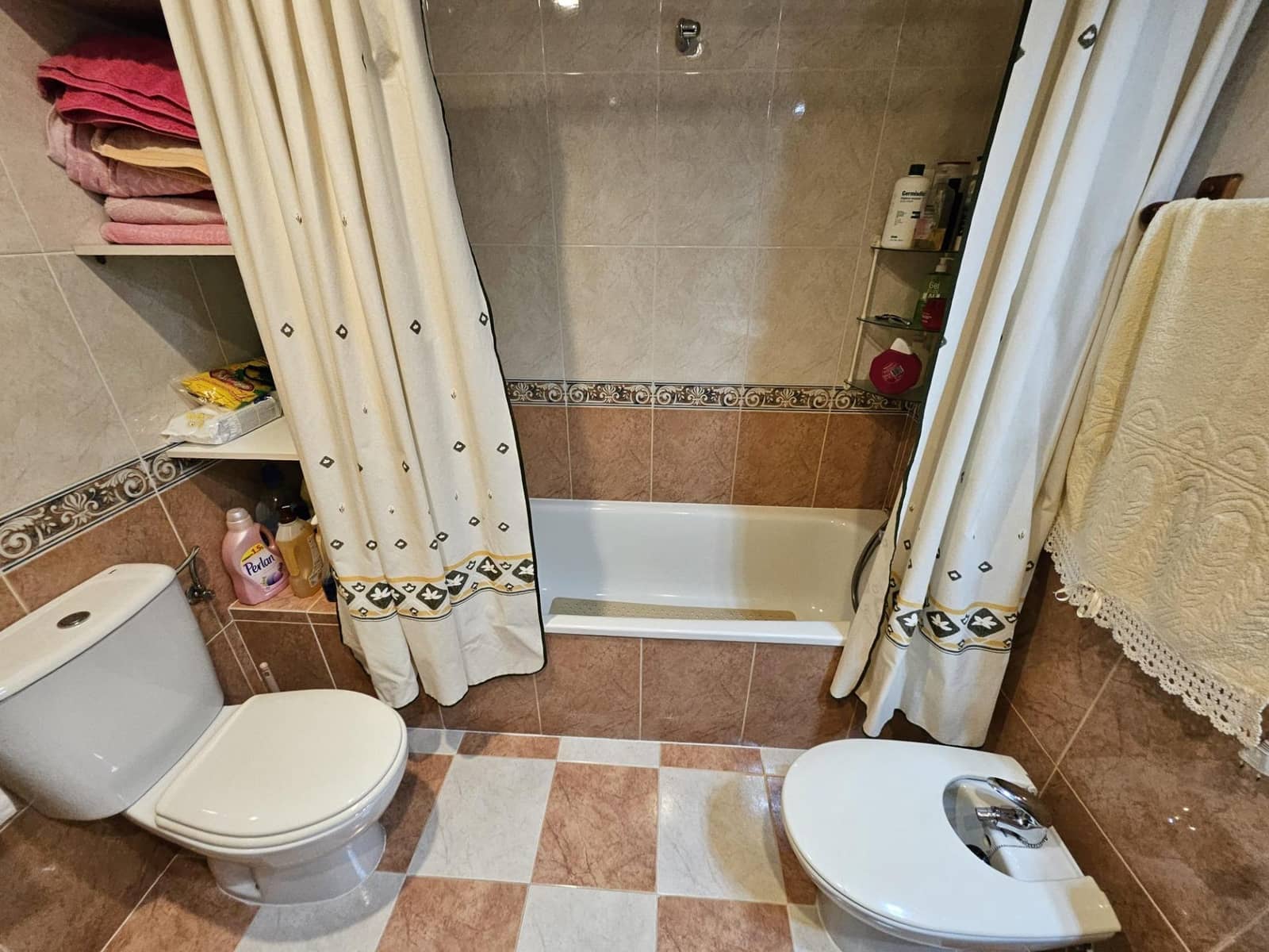 2 bedroom Apartment for sale in Chinchilla de Monte-Aragon with garage - € 145,000 (Ref: 9723722)