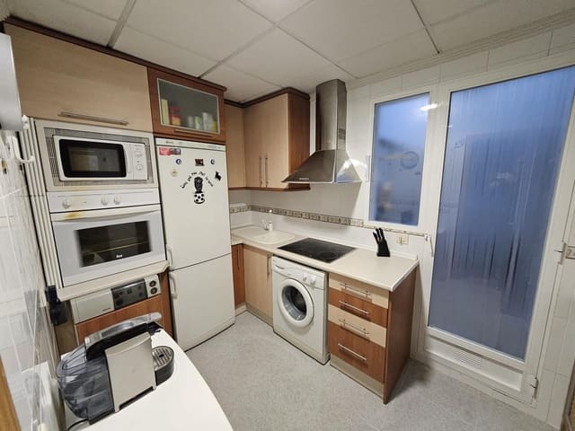 2 bedroom Apartment for sale in Chinchilla de Monte-Aragón with garage - € 145,000 (Ref: 9723722)