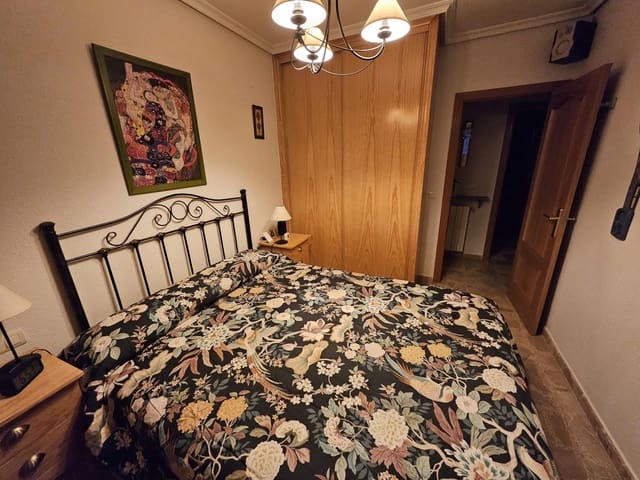 2 bedroom Apartment for sale in Chinchilla de Monte-Aragón with garage - € 145,000 (Ref: 9723722)