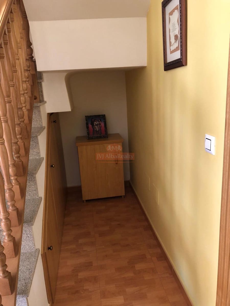 3 bedroom Terraced Villa for sale in Villalgordo del Jucar with garage - € 114,000 (Ref: 9723724)