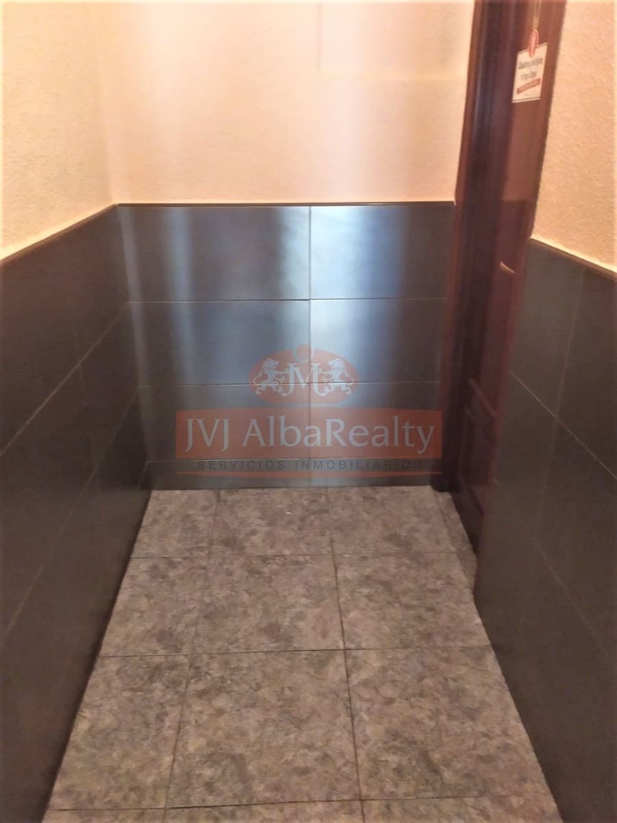 Commercial for sale in Albacete city - € 200,000 (Ref: 9723725)