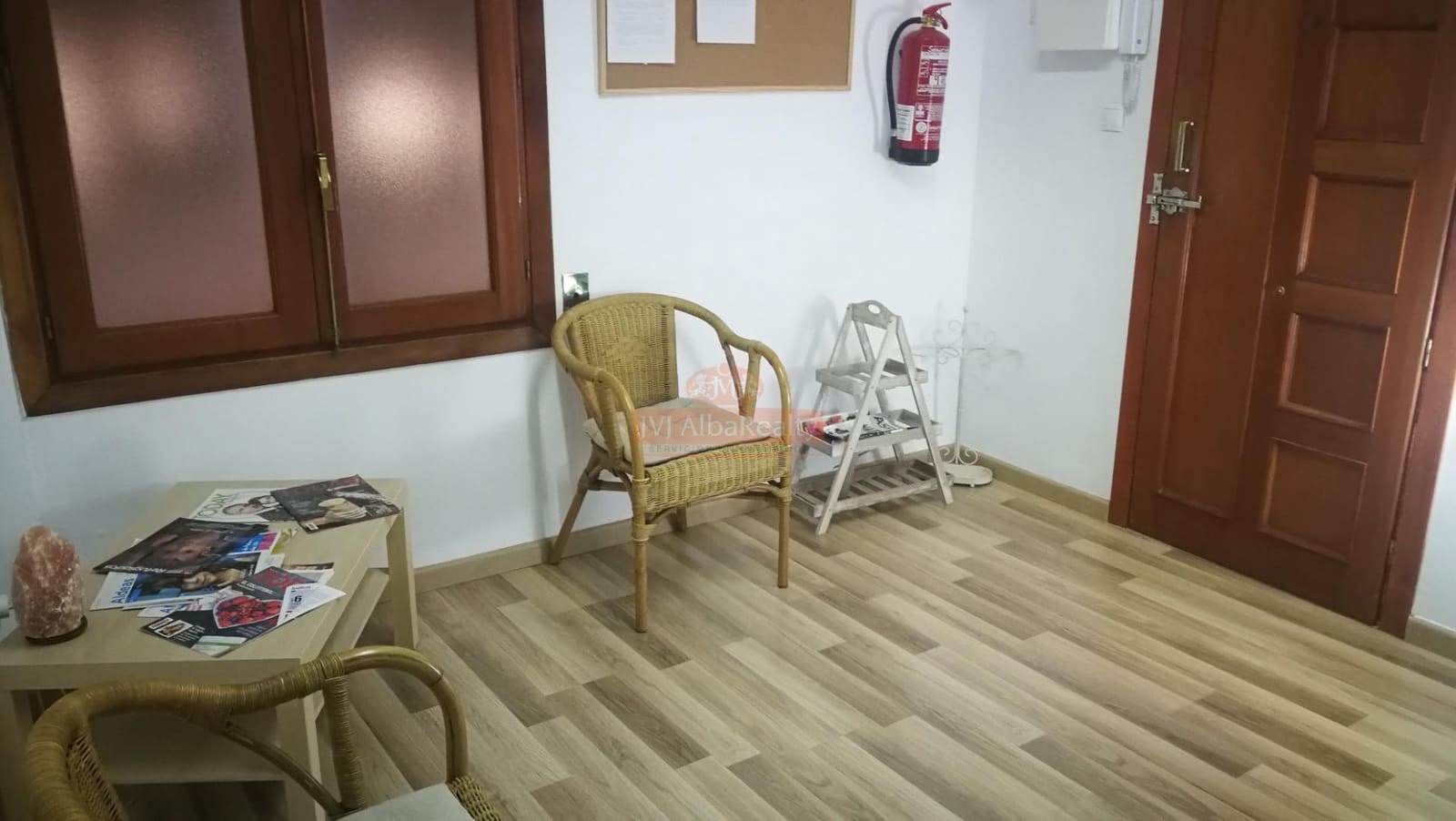 Commercial for rent in Albacete city - € 750 (Ref: 9723727)