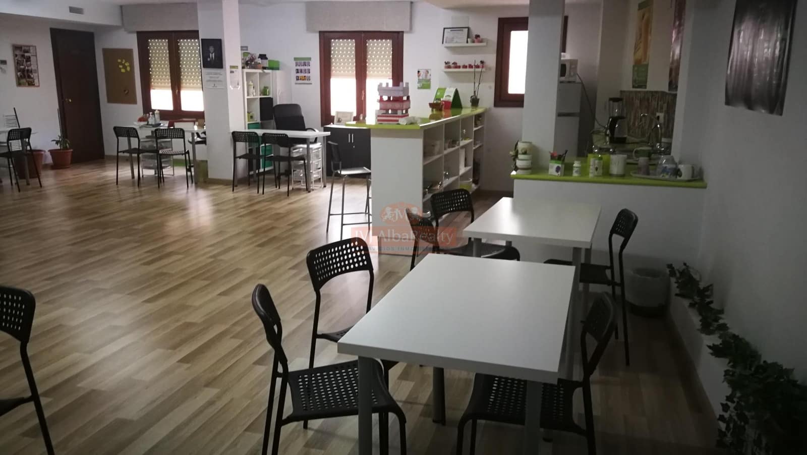 Commercial for rent in Albacete city - € 750 (Ref: 9723727)