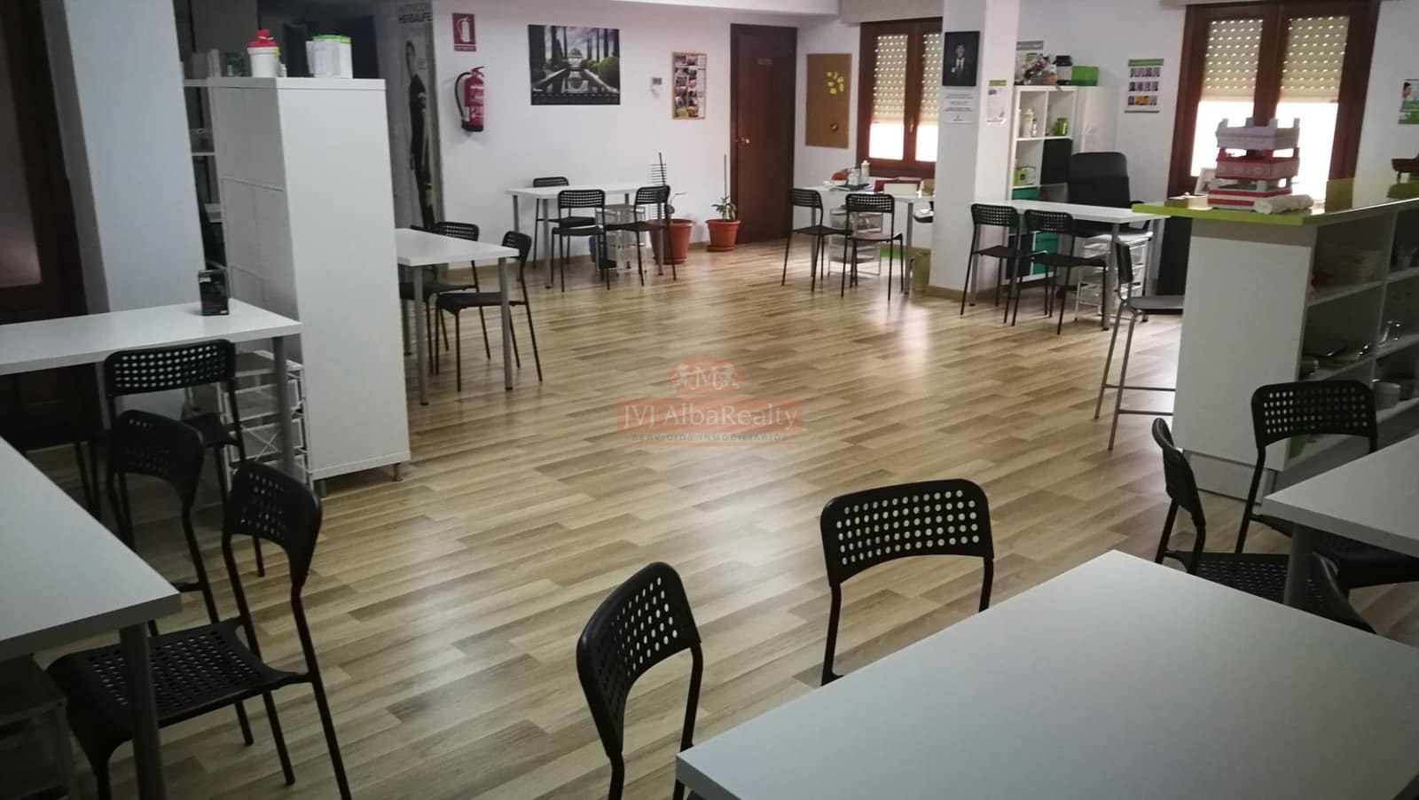Commercial for rent in Albacete city - € 750 (Ref: 9723727)