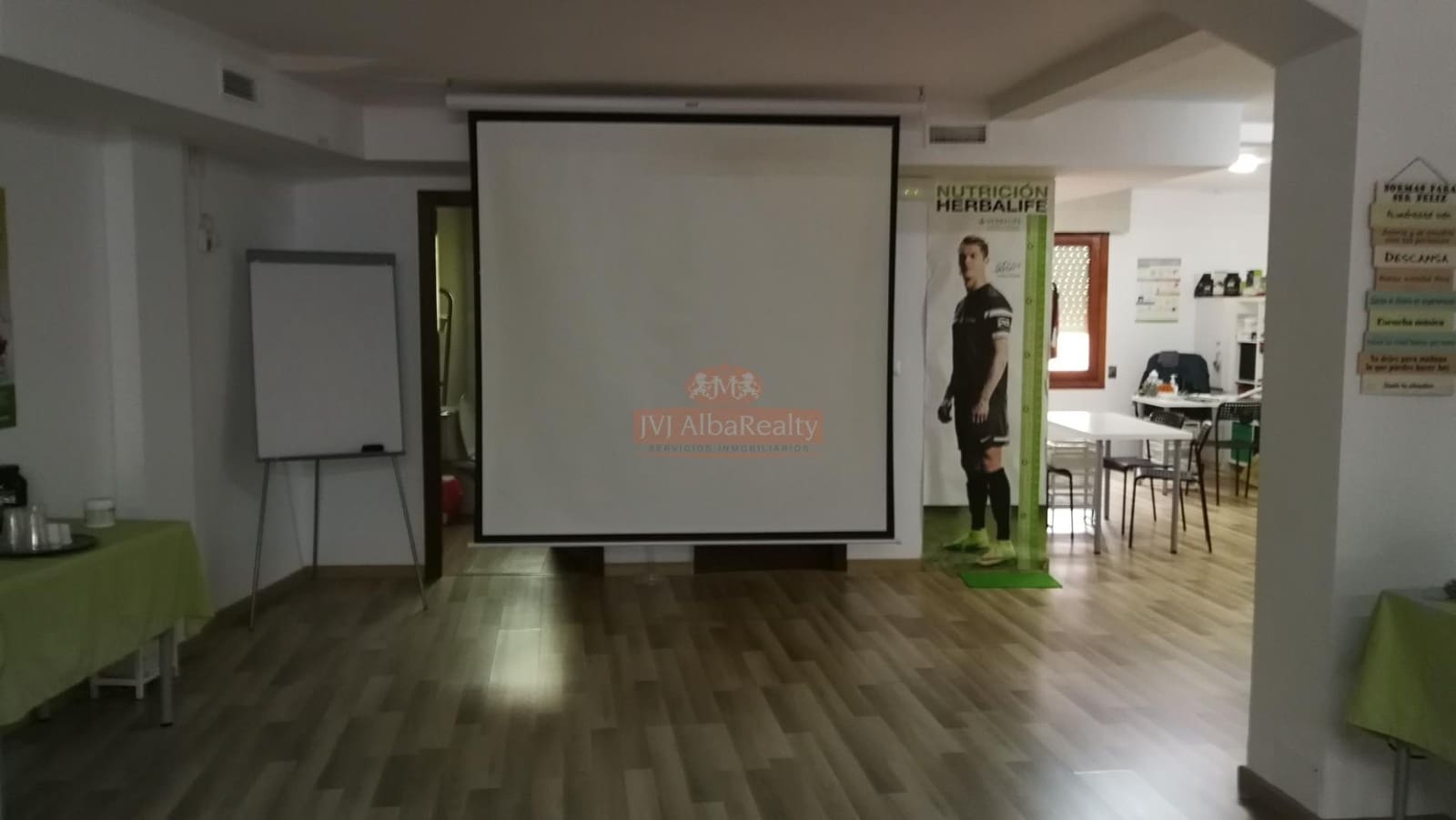 Commercial for rent in Albacete city - € 750 (Ref: 9723727)