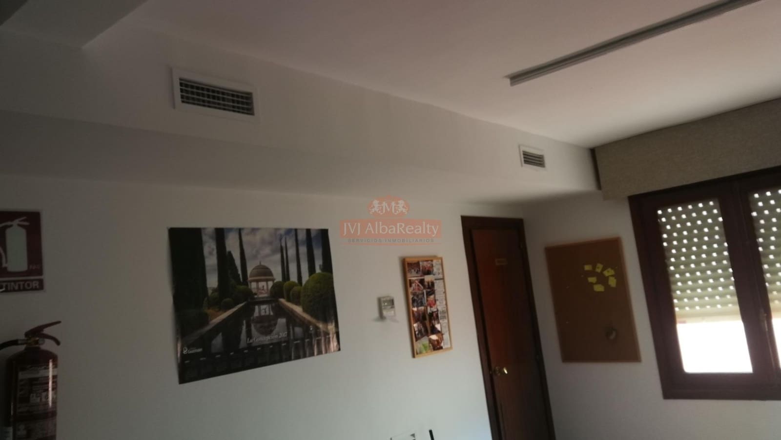 Commercial for rent in Albacete city - € 750 (Ref: 9723727)