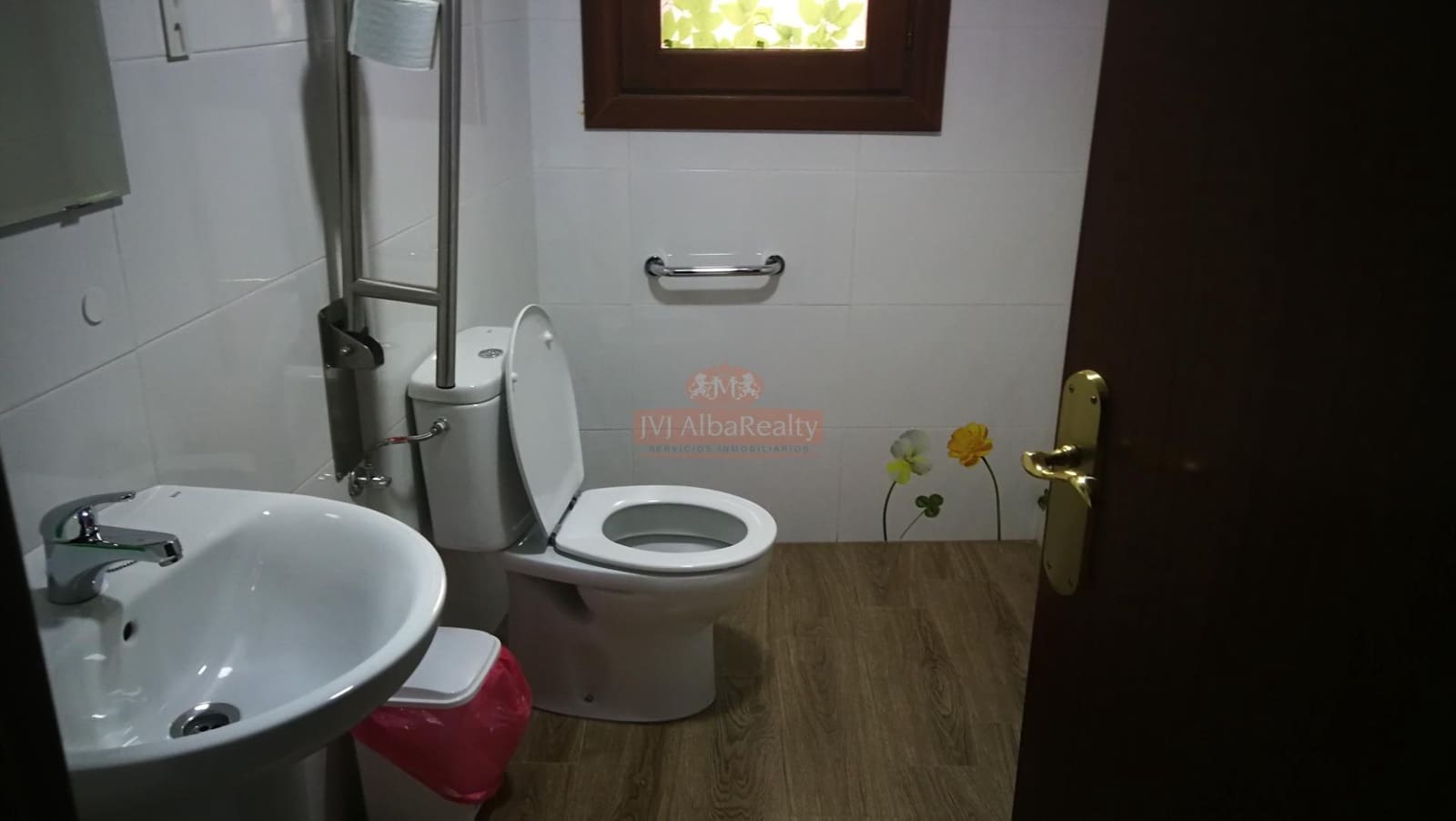 Commercial for rent in Albacete city - € 750 (Ref: 9723727)