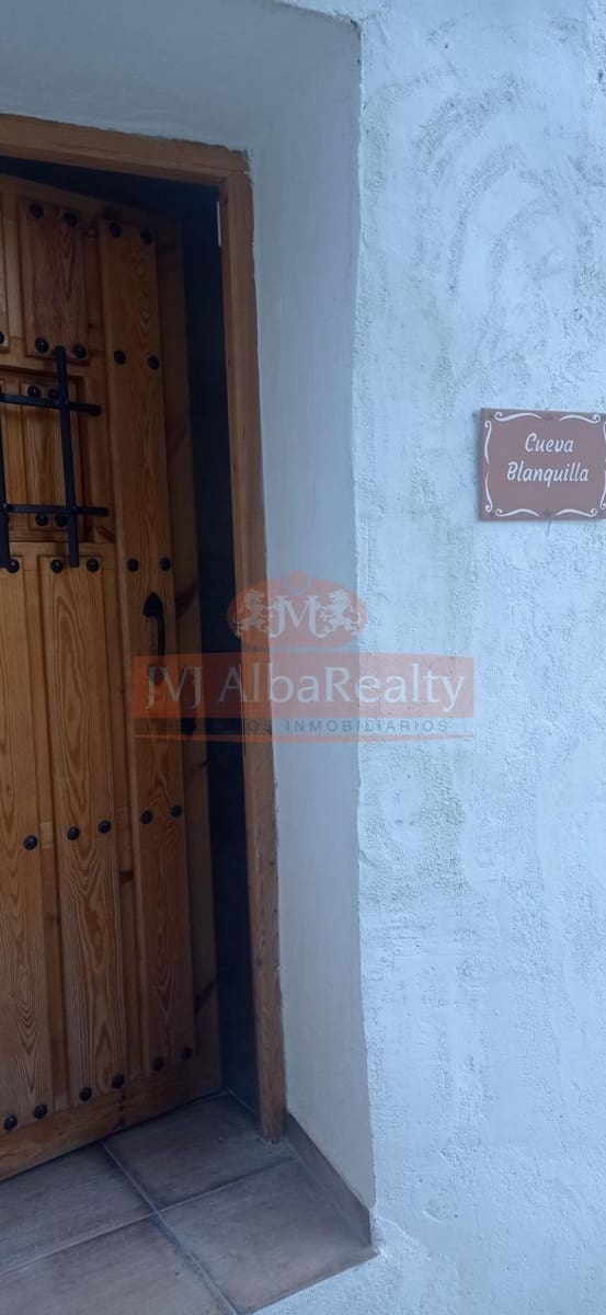 4 bedroom Villa for sale in Jorquera with pool - € 160,000 (Ref: 9723732)