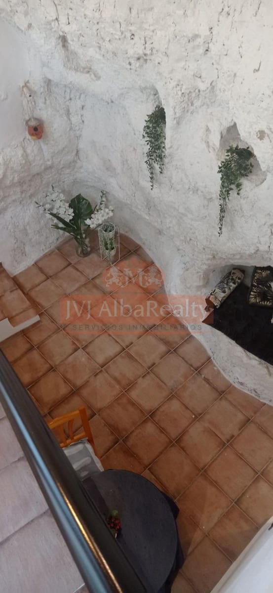 4 bedroom Villa for sale in Jorquera with pool - € 160,000 (Ref: 9723732)