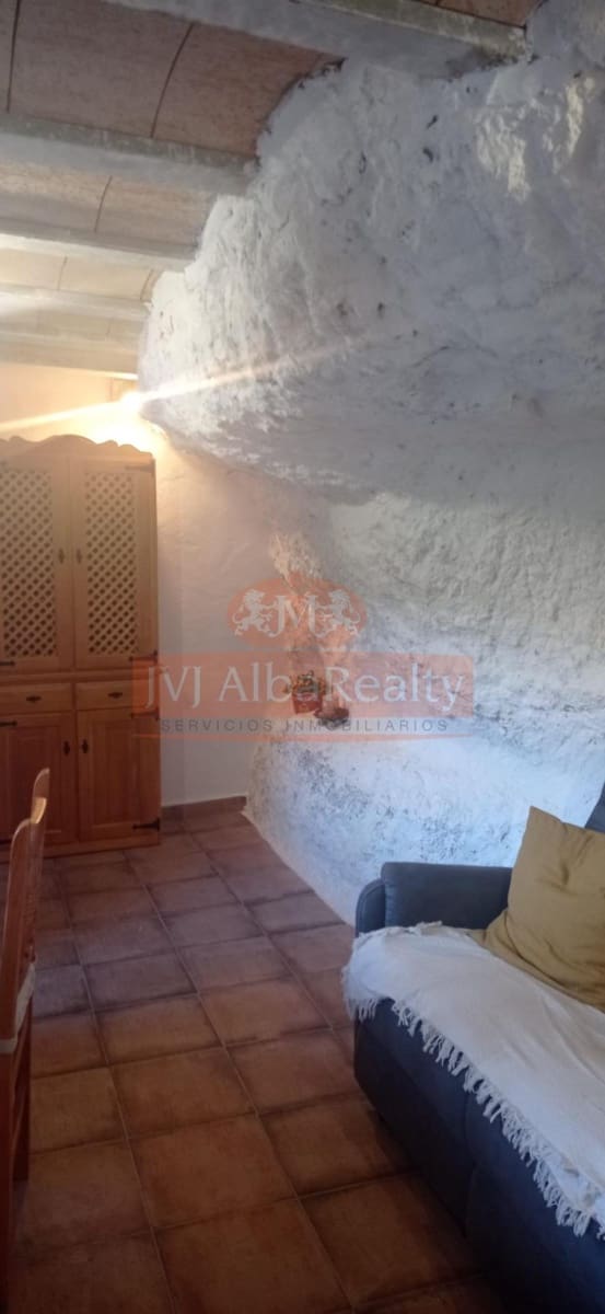 4 bedroom Villa for sale in Jorquera with pool - € 160,000 (Ref: 9723732)