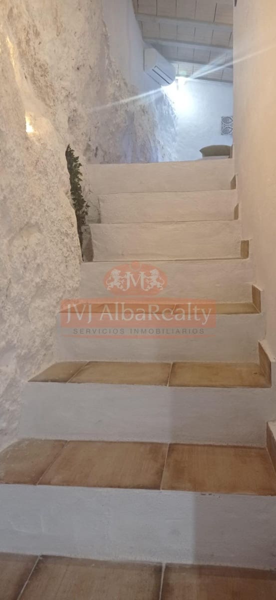 4 bedroom Villa for sale in Jorquera with pool - € 160,000 (Ref: 9723732)