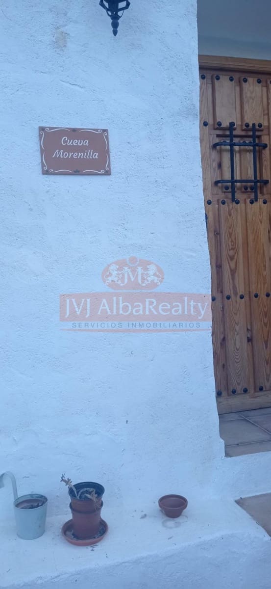 4 bedroom Villa for sale in Jorquera with pool - € 160,000 (Ref: 9723732)