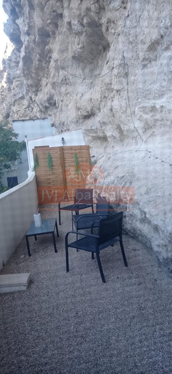 4 bedroom Villa for sale in Jorquera with pool - € 160,000 (Ref: 9723732)