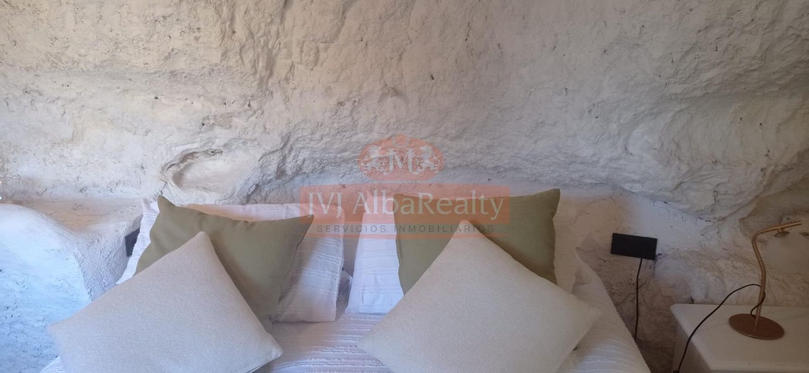 4 bedroom Villa for sale in Jorquera with pool - € 160,000 (Ref: 9723732)