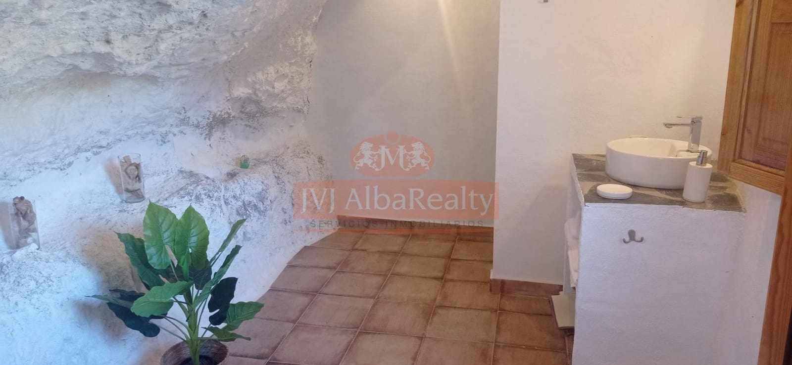 4 bedroom Villa for sale in Jorquera with pool - € 160,000 (Ref: 9723732)