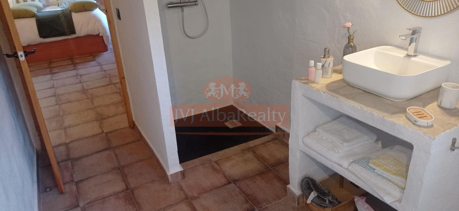 4 bedroom Villa for sale in Jorquera with pool - € 160,000 (Ref: 9723732)