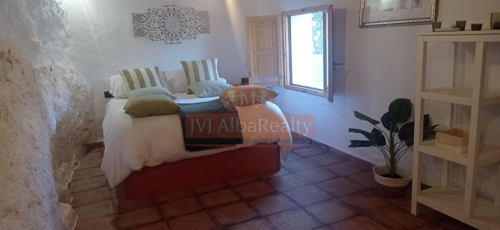 4 bedroom Villa for sale in Jorquera with pool - € 160,000 (Ref: 9723732)