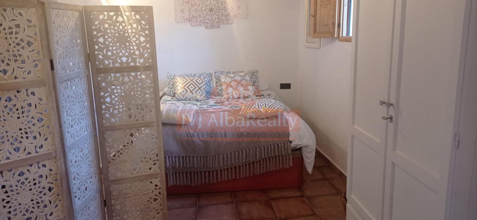 4 bedroom Villa for sale in Jorquera with pool - € 160,000 (Ref: 9723732)