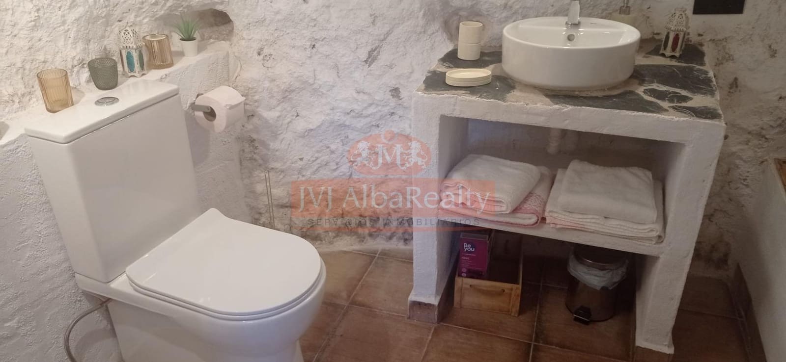 4 bedroom Villa for sale in Jorquera with pool - € 160,000 (Ref: 9723732)