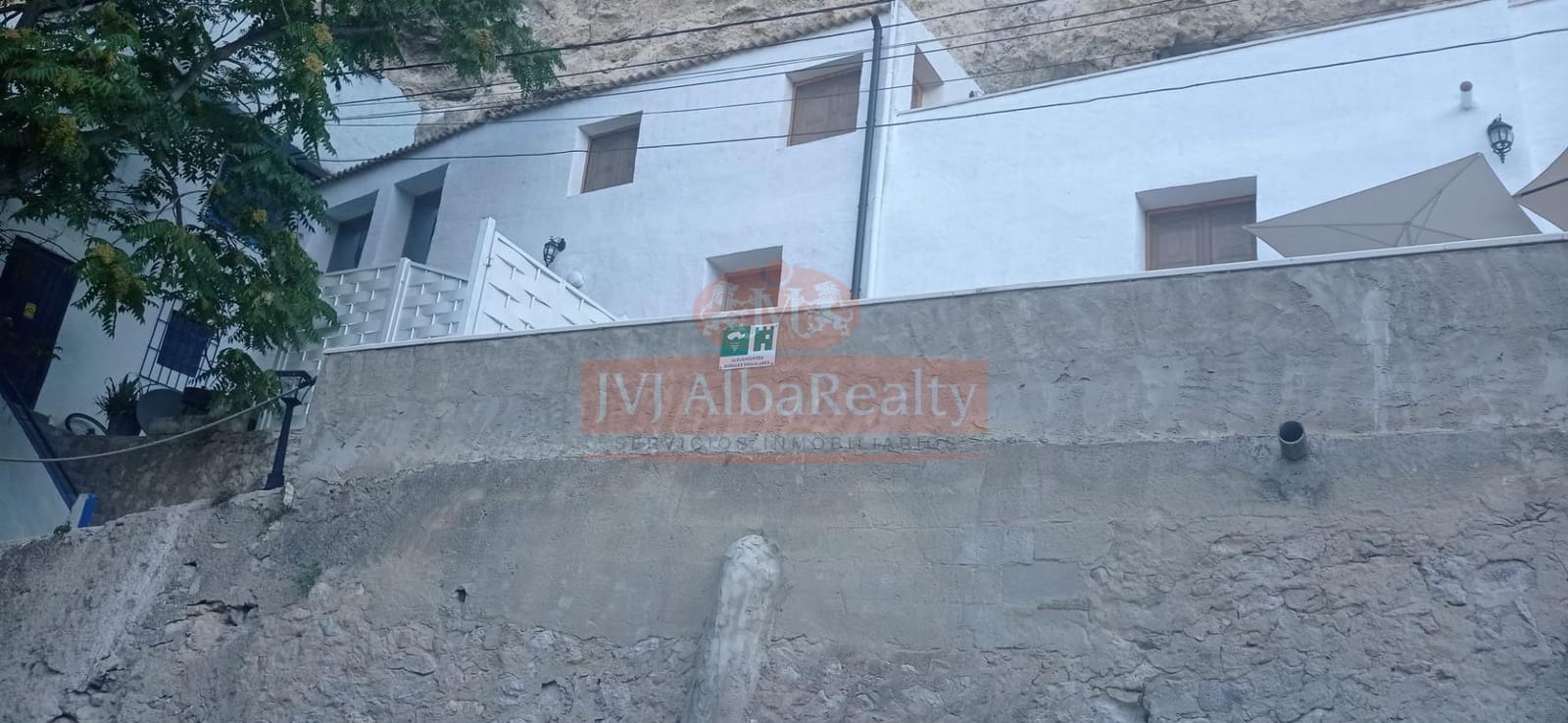 4 bedroom Villa for sale in Jorquera with pool - € 160,000 (Ref: 9723732)