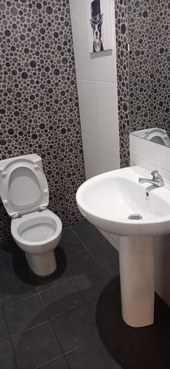 Business for sale in Albacete city - € 300,000 (Ref: 9723733)