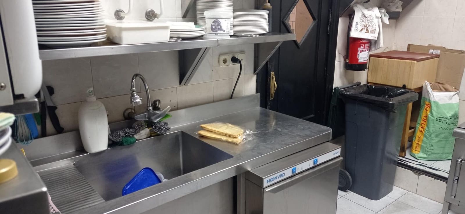 Business for sale in Albacete city - € 300,000 (Ref: 9723733)