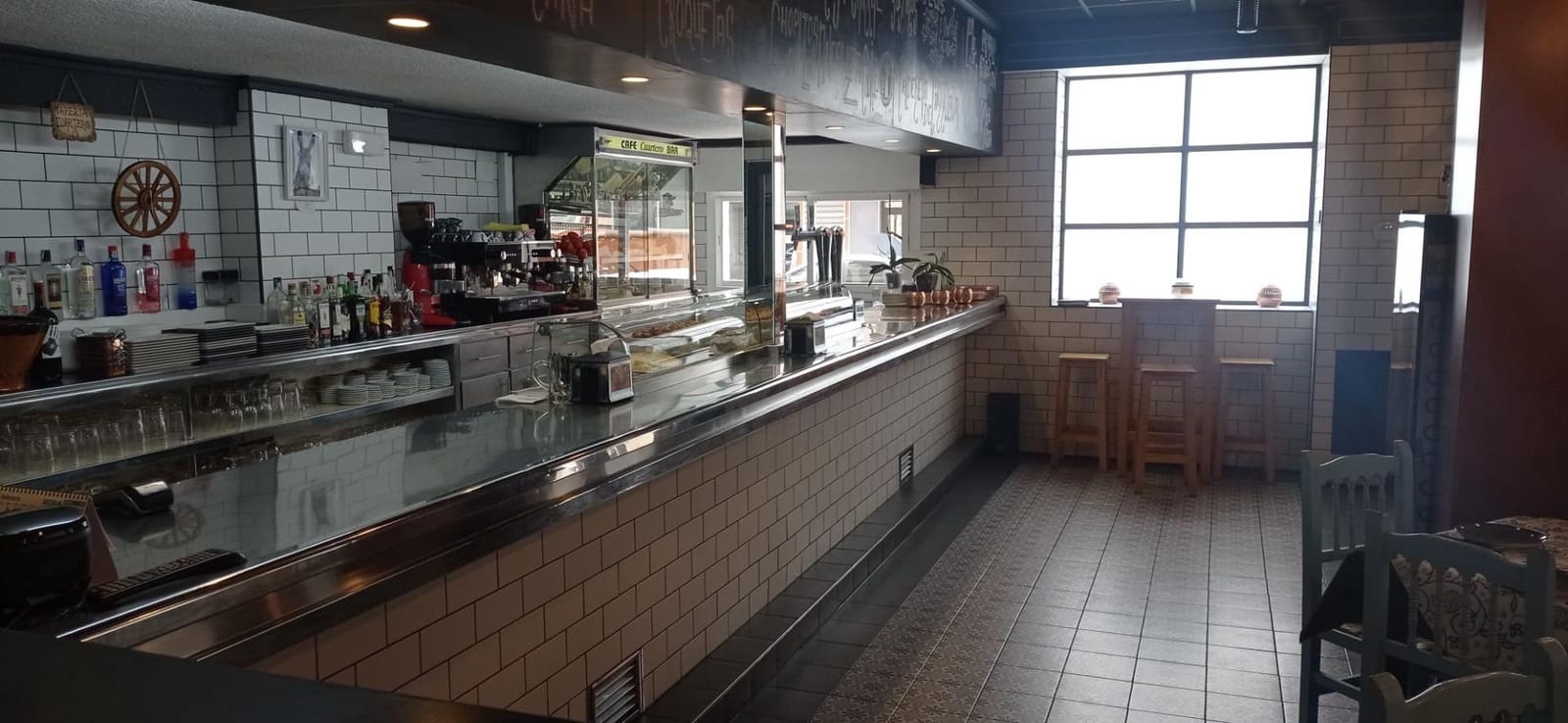 Business for sale in Albacete city - € 300,000 (Ref: 9723733)