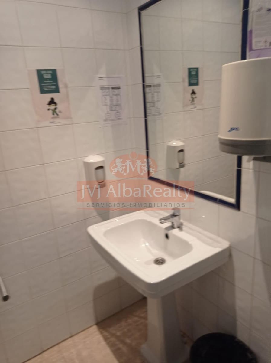 Office for rent in Albacete city - € 3,300 (Ref: 9723734)