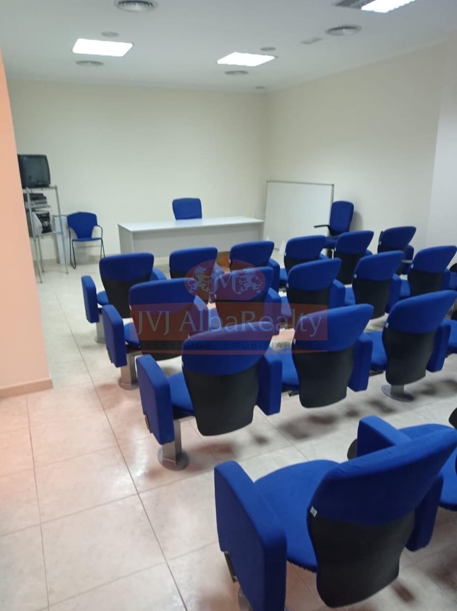 Office for rent in Albacete city - € 3,300 (Ref: 9723734)