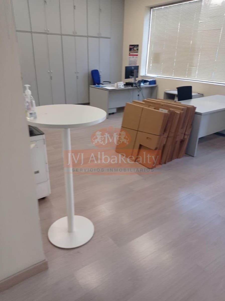Office for rent in Albacete city - € 3,300 (Ref: 9723734)