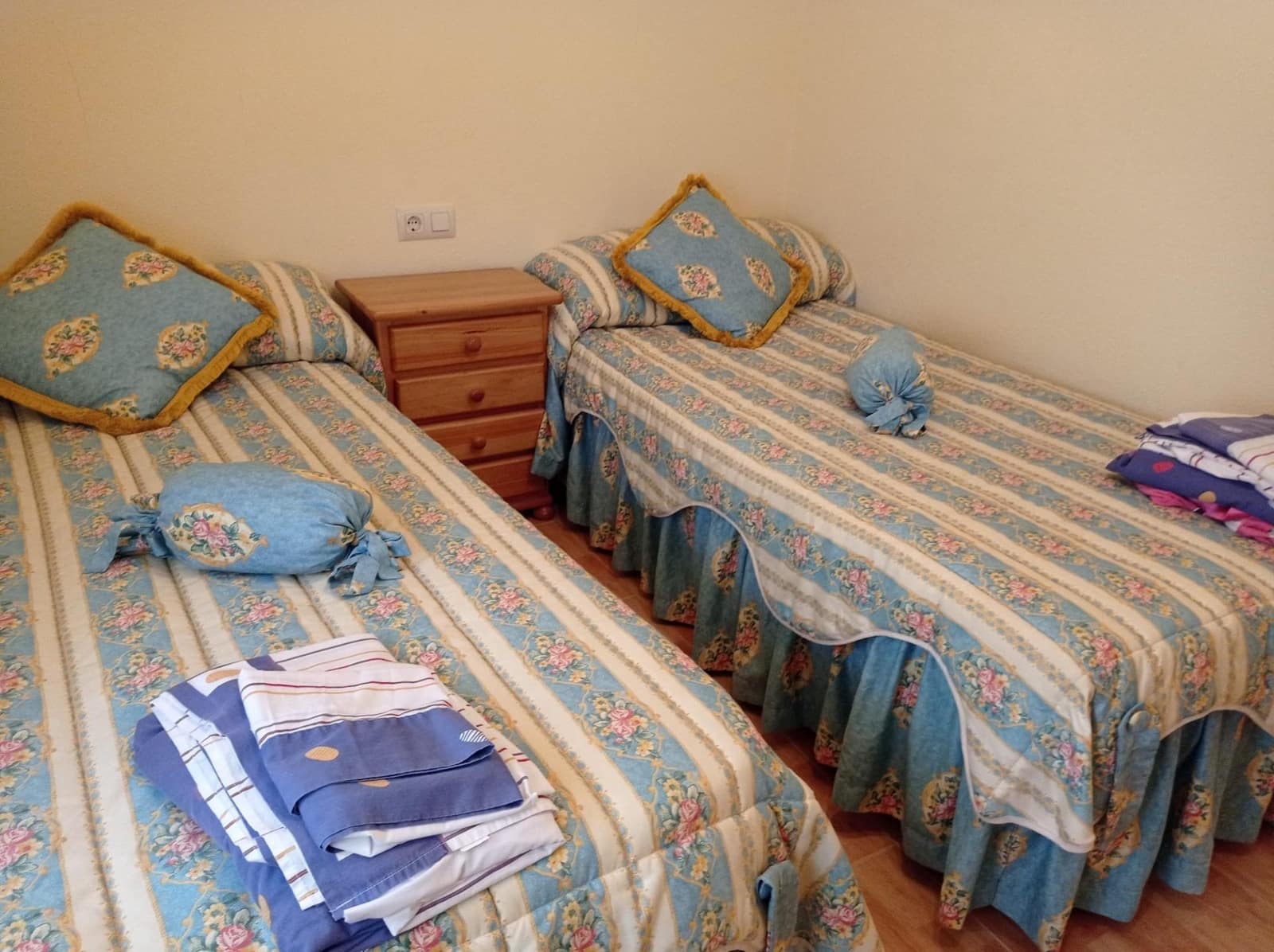 5 bedroom Terraced Villa for sale in Pozohondo - € 105,000 (Ref: 9723735)