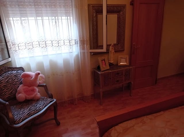 5 bedroom Terraced Villa for sale in Pozohondo - € 105,000 (Ref: 9723735)