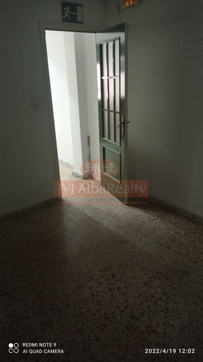 Commercial for rent in Albacete city - € 700 (Ref: 9723739)