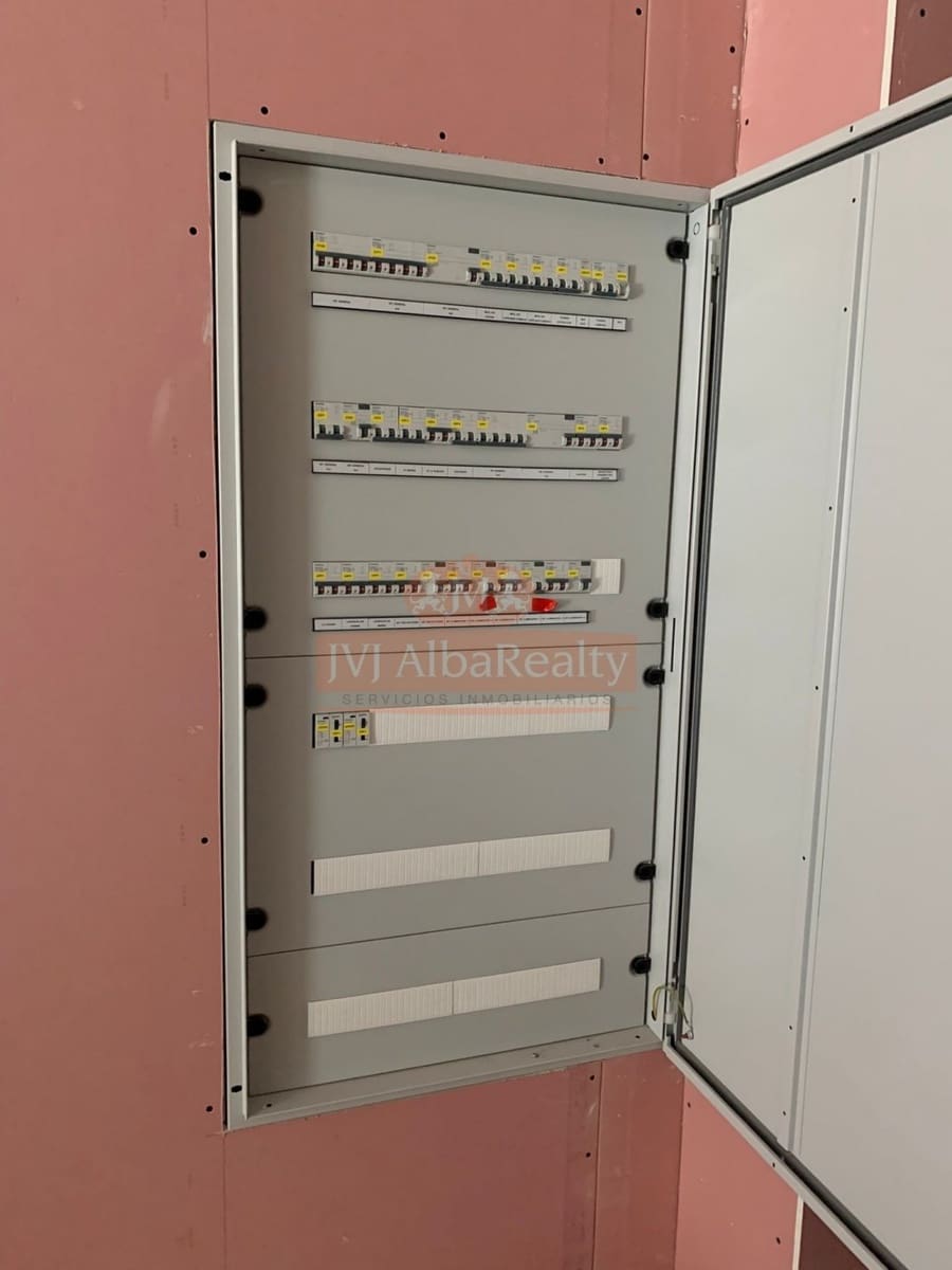 Commercial for rent in Albacete city - € 600 (Ref: 9723741)