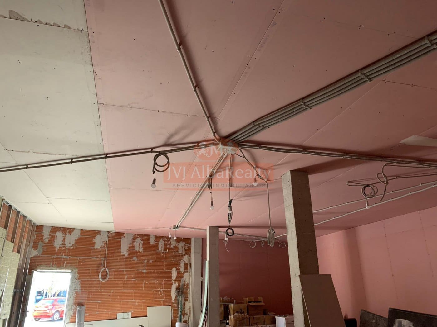 Commercial for rent in Albacete city - € 600 (Ref: 9723741)