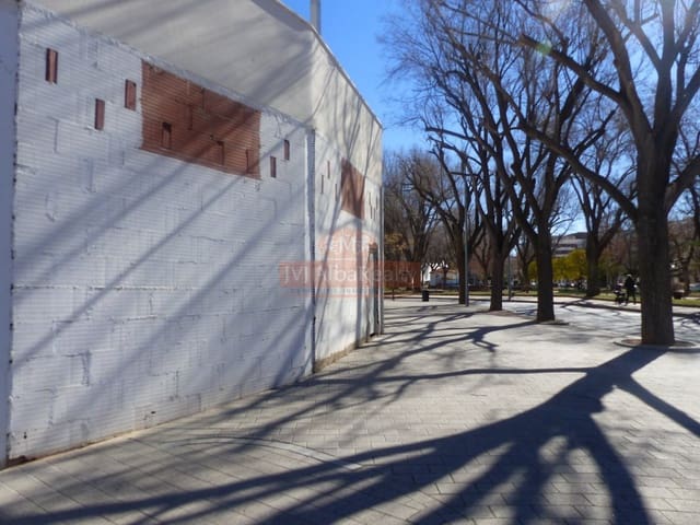 Commercial for rent in Albacete city - € 600 (Ref: 9723741)