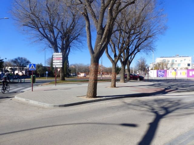 Commercial for rent in Albacete city - € 600 (Ref: 9723741)