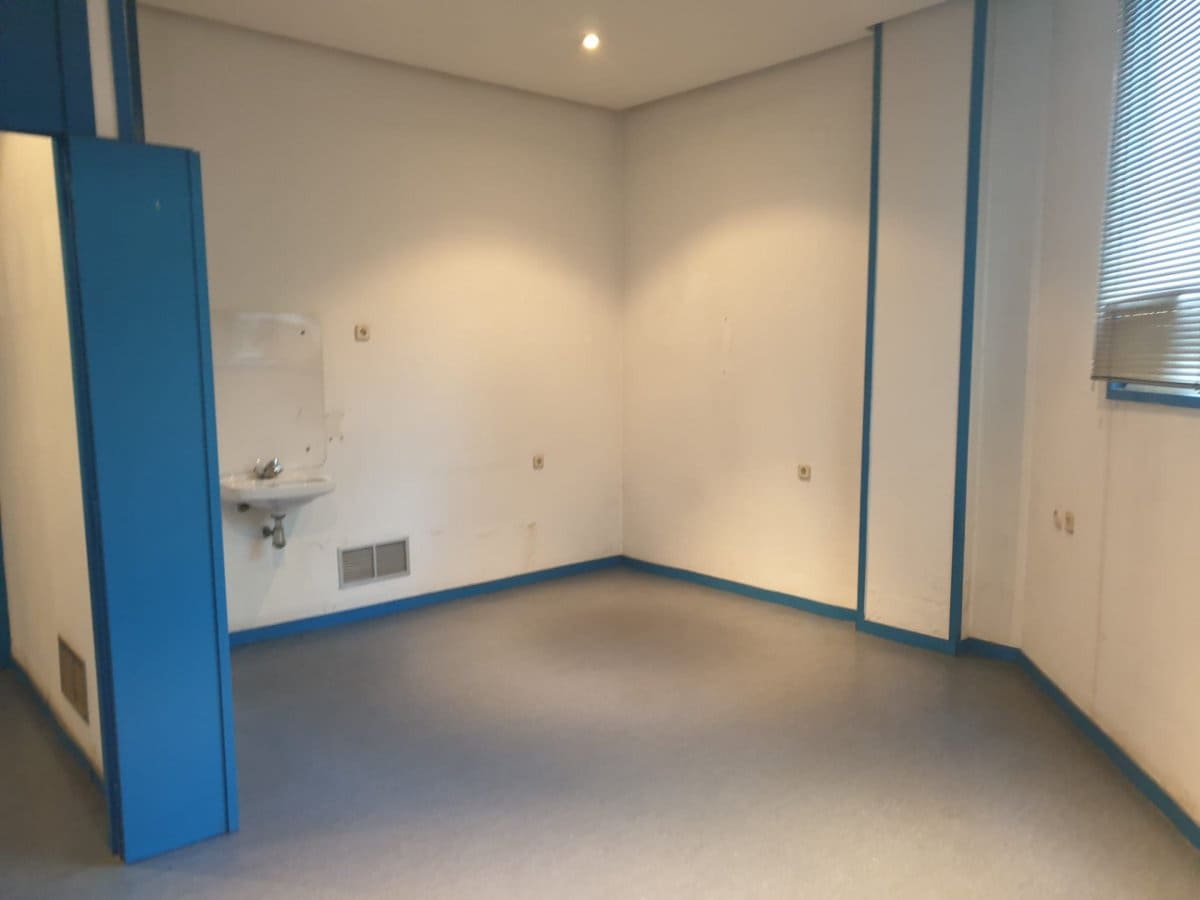 Commercial for sale in Albacete city - € 198,000 (Ref: 9723743)