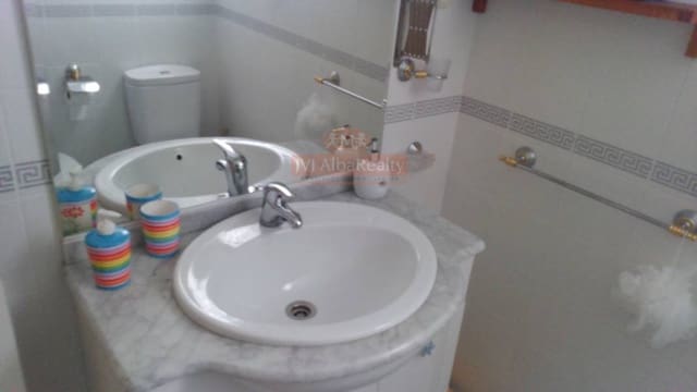 2 soverom Leilighet til leie i Albacete by med garasje - € 800 (Ref: 9729343)