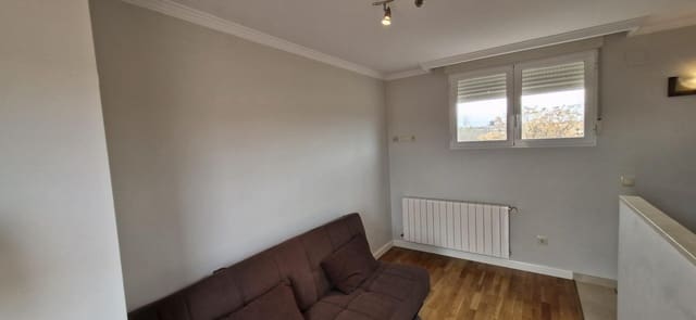 4 sypialnia Willa do wynajęcia w Miasto Albacete z garażem - 1 300 € (Ref: 9755825)