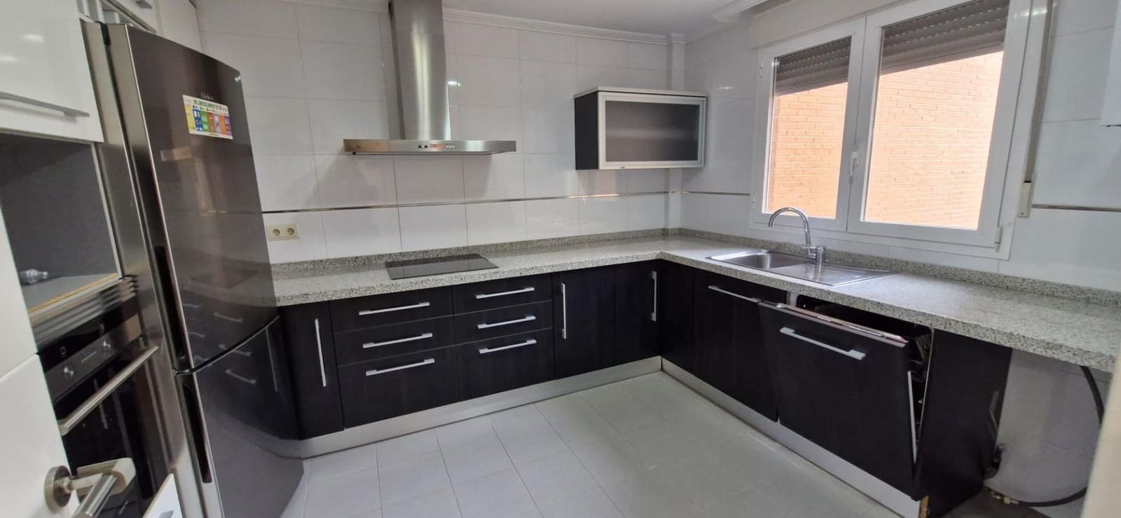 4 sypialnia Willa do wynajęcia w Miasto Albacete z garażem - 1 300 € (Ref: 9755825)