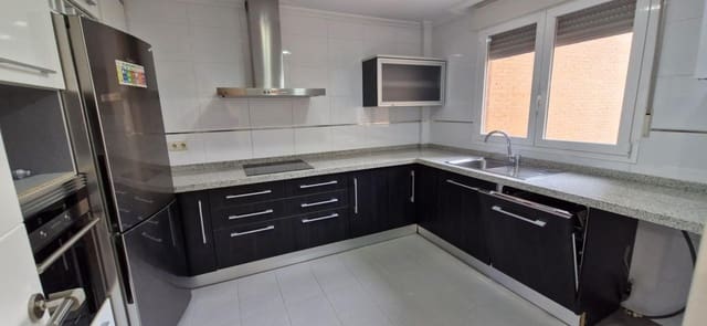 4 sypialnia Willa do wynajęcia w Miasto Albacete z garażem - 1 300 € (Ref: 9755825)