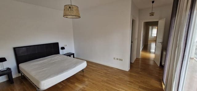 4 sypialnia Willa do wynajęcia w Miasto Albacete z garażem - 1 300 € (Ref: 9755825)