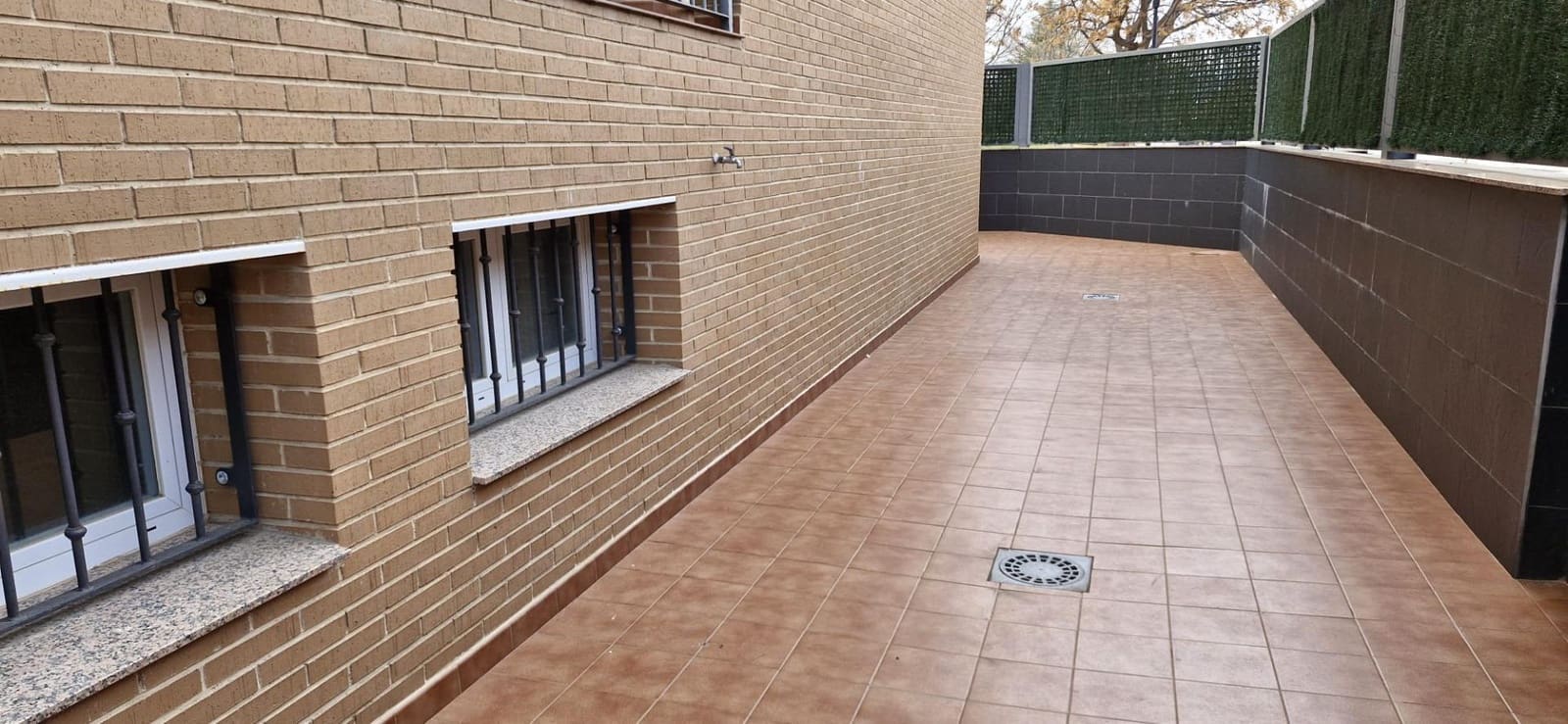 4 sypialnia Willa do wynajęcia w Miasto Albacete z garażem - 1 300 € (Ref: 9755825)