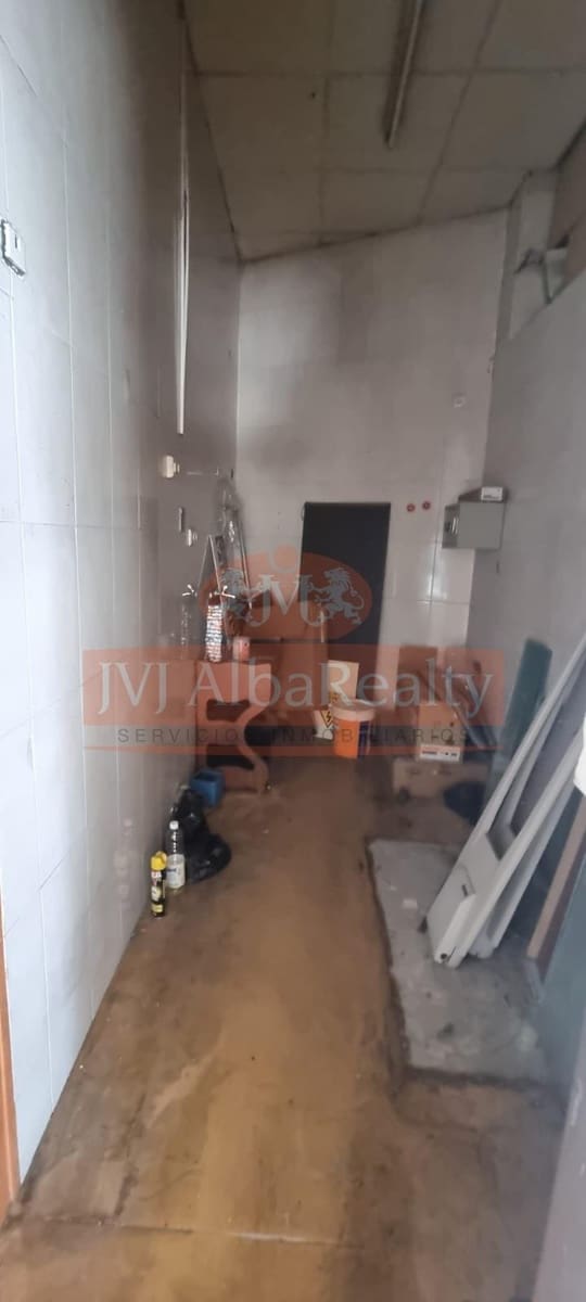 Kommersiell til leie i Albacete by - € 750 (Ref: 9759076)